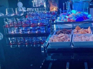 杭州临安区龙岗镇附近酒吧招聘商务接待,一个月工资多少