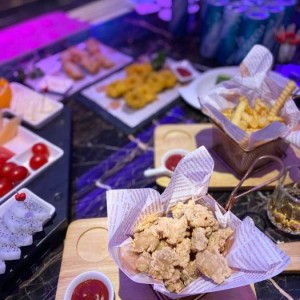 杭州哪些酒吧招聘商务接待,25岁以上可以做夜场招聘_