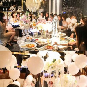 杭州收入高的夜总会ktv招聘酒水促销员,中午管饭吗？