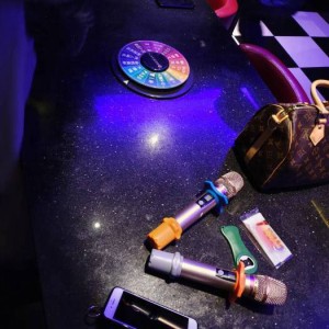 杭州临平区南苑街道附近夜总会招聘现场DJ,加班双倍工资吗？