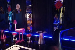 杭州哪里有酒吧招聘商务迎宾,90后上可以做夜场招聘_