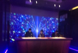 杭州可以兼职的酒吧招聘商务迎宾,一天能上几个班_