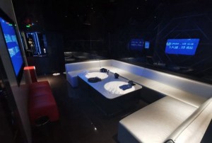 杭州拱墅区武林街道附近夜场招聘包厢陪唱,一个月工资多少