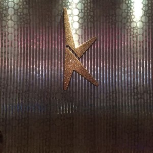 杭州临平区运河街道附近ktv招聘女服务生,一个月工资多少